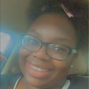 Meet your Posher, Aeisha